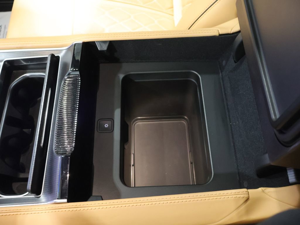 Used 2024 Jeep Grand Wagoneer Series III w/ Rear Seat Video Group 1 AWD/4WD image 35