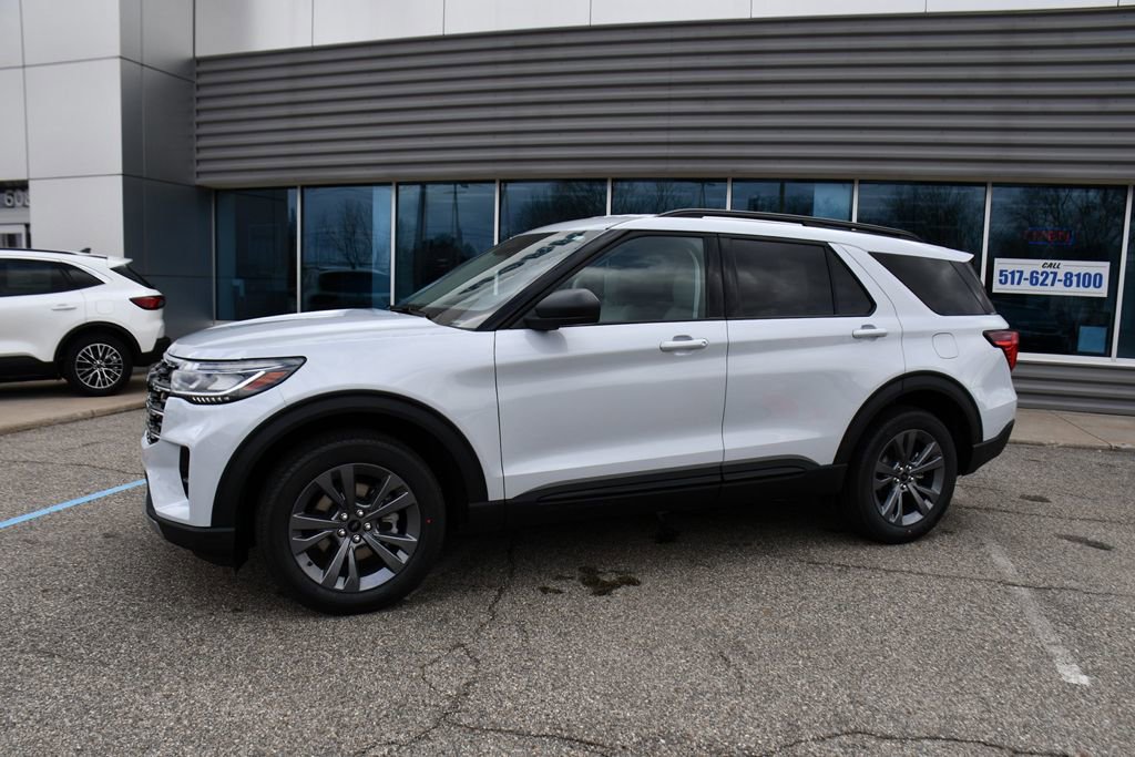 Used 2026 Ford Explorer Active w/ Active Comfort Package image 2