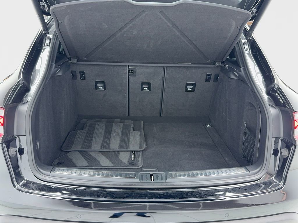 Used 2023 Porsche Macan S image 7