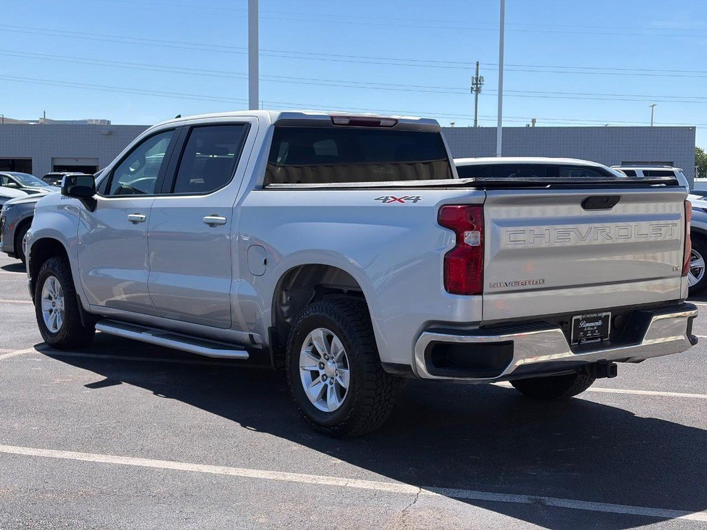 Used 2022 Chevrolet Silverado 1500 LT AWD/4WD image 8