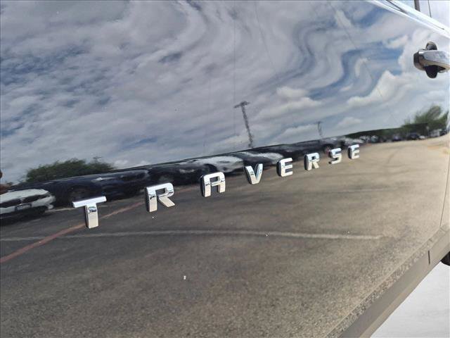 Used 2022 Chevrolet Traverse LS FWD image 10
