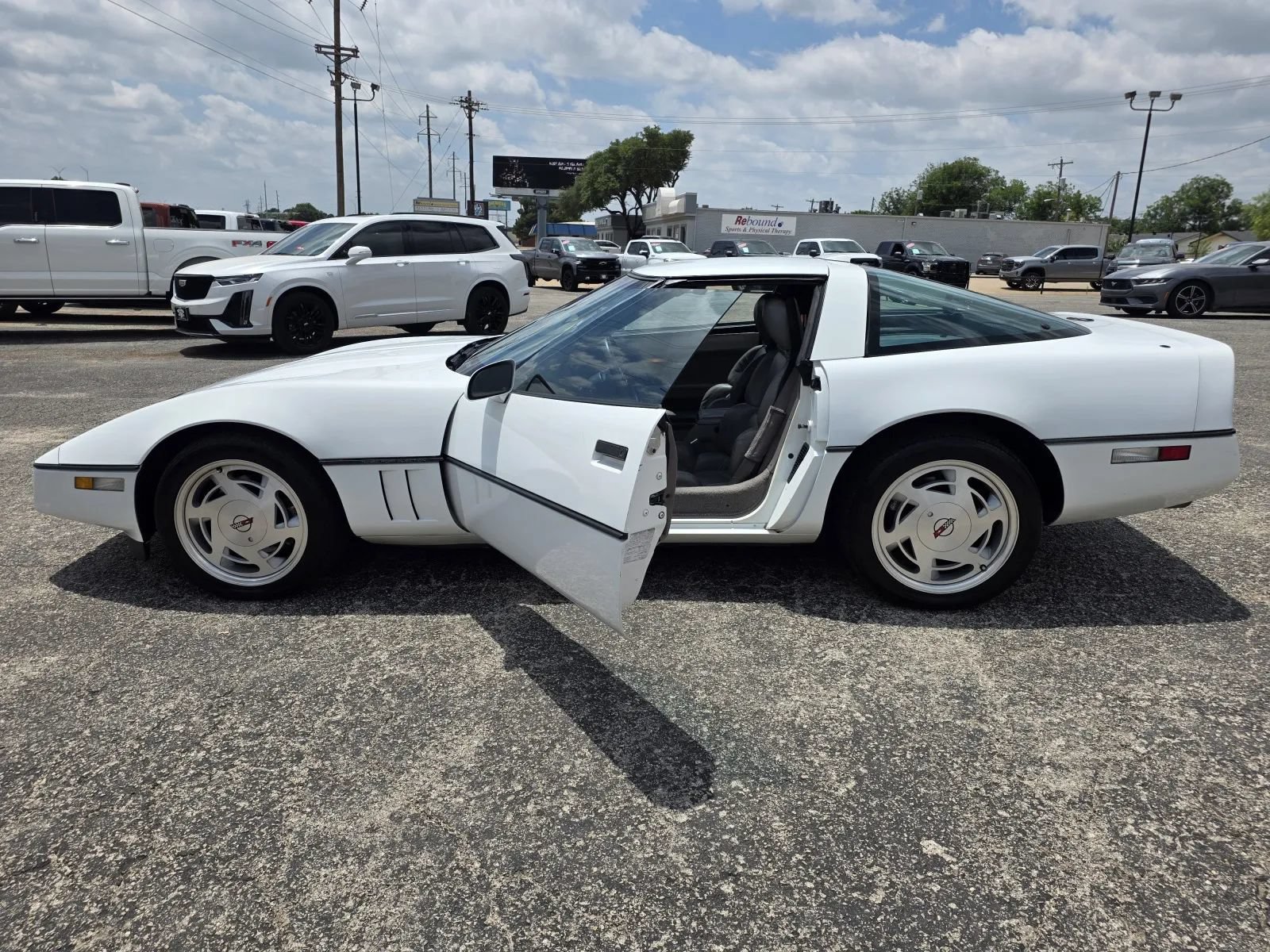 Used 1989 Chevrolet Corvette Coupe RWD image 9