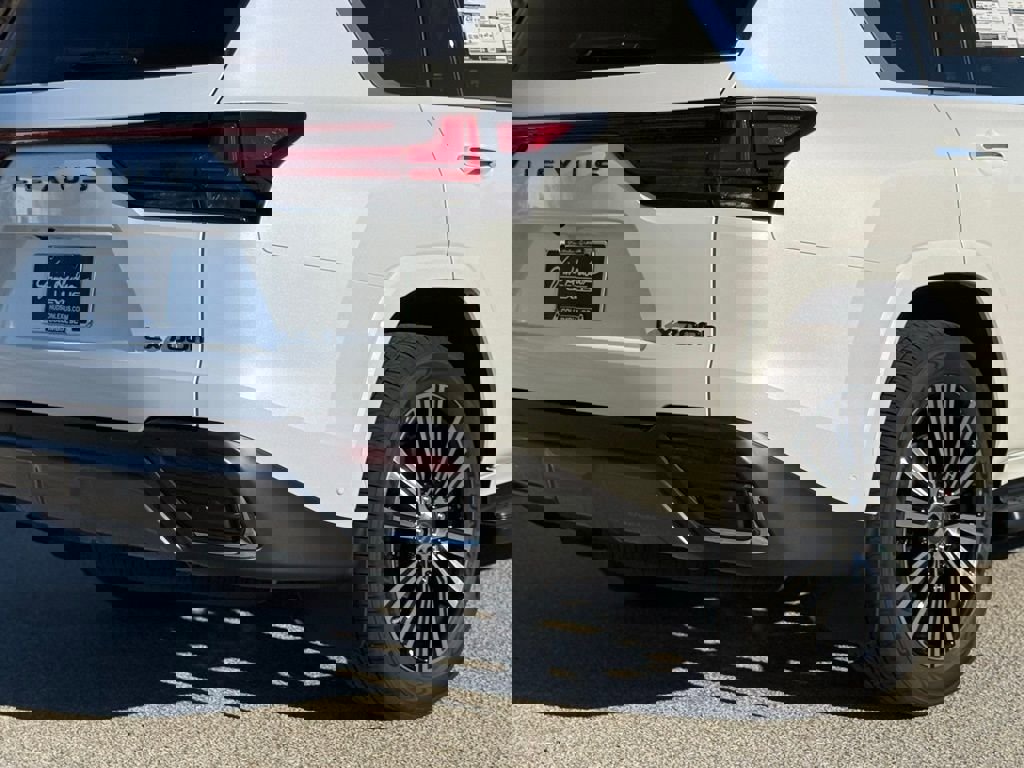 New 2026 Lexus LX 700h Luxury image 14