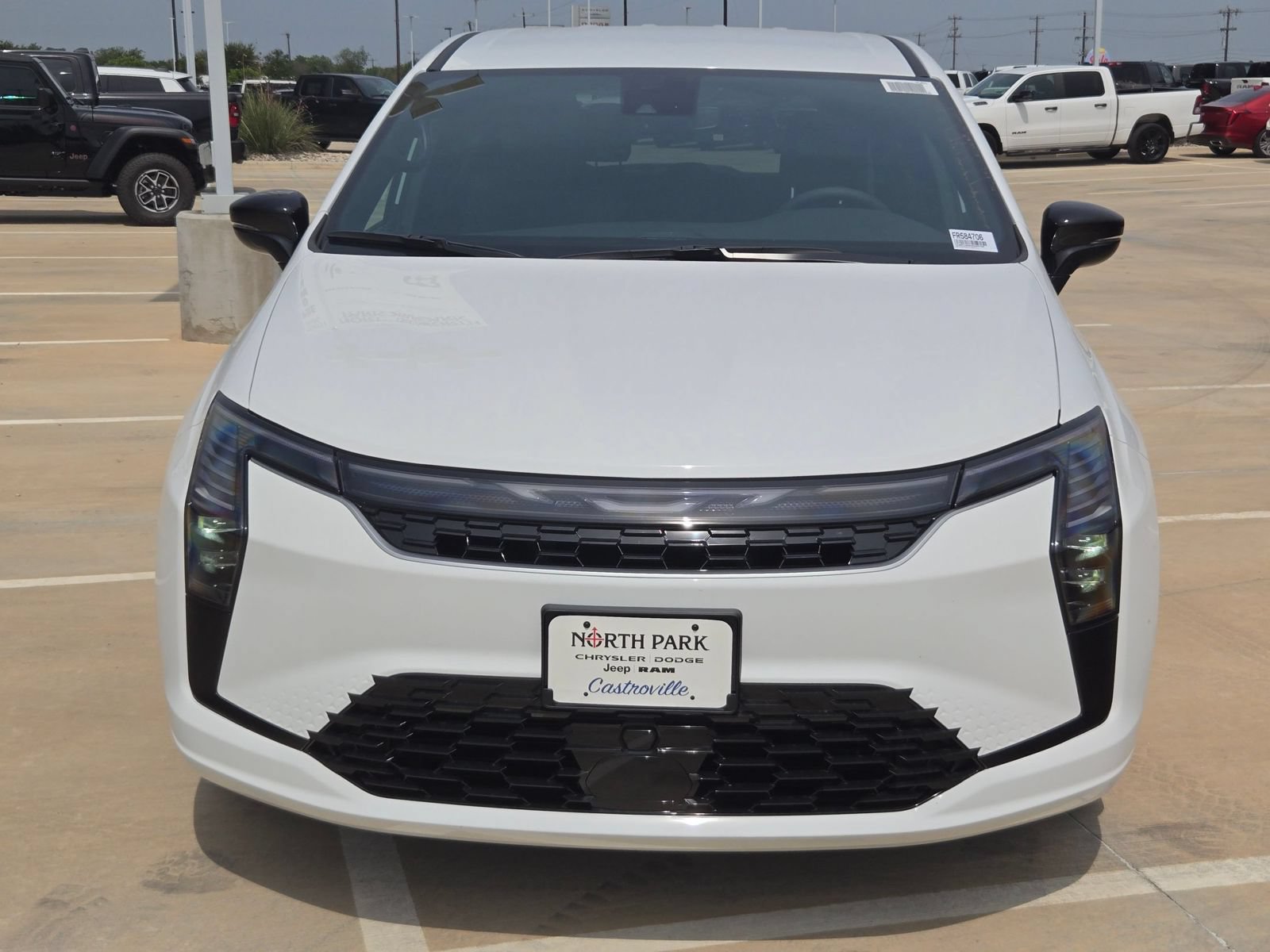 New 2027 Chrysler Pacifica Select FWD image 8