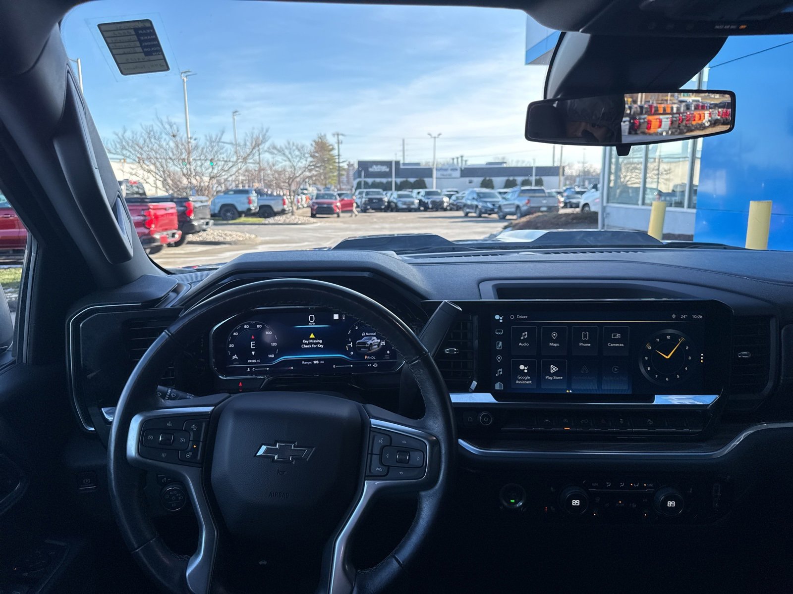 Used 2022 Chevrolet Silverado 1500 LT Trail Boss image 2