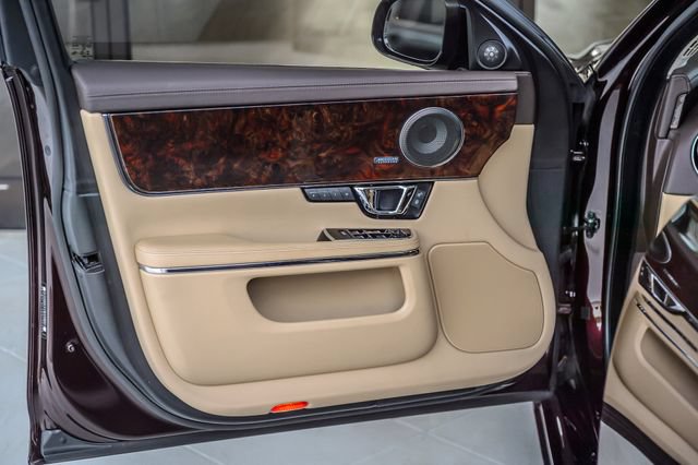 Used 2016 Jaguar XJ R-Sport RWD image 51