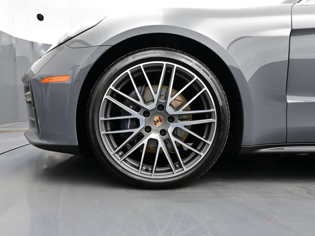 Certified 2025 Porsche Panamera 4 AWD/4WD image 6