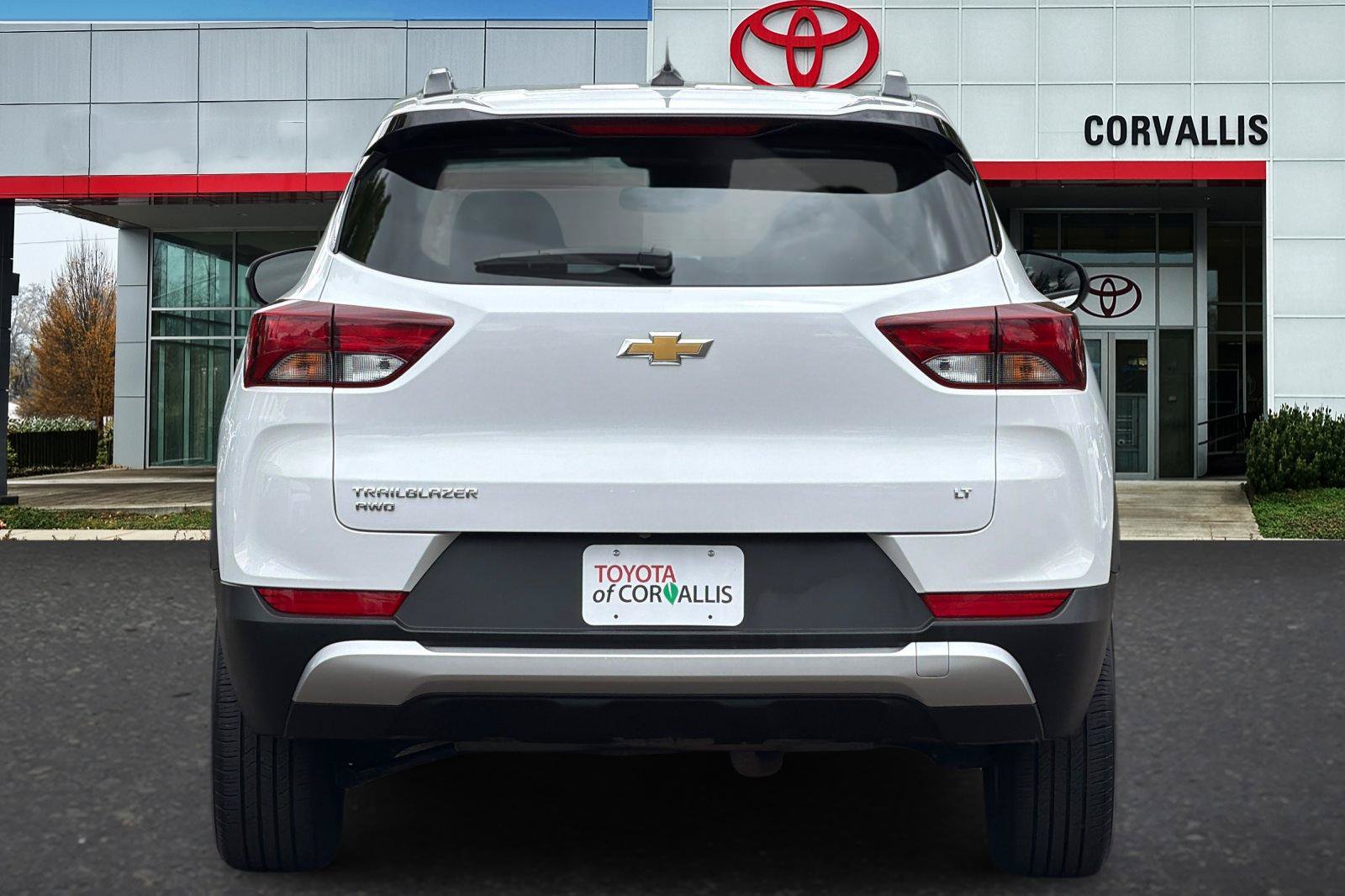 Used 2025 Chevrolet TrailBlazer LT AWD/4WD image 5