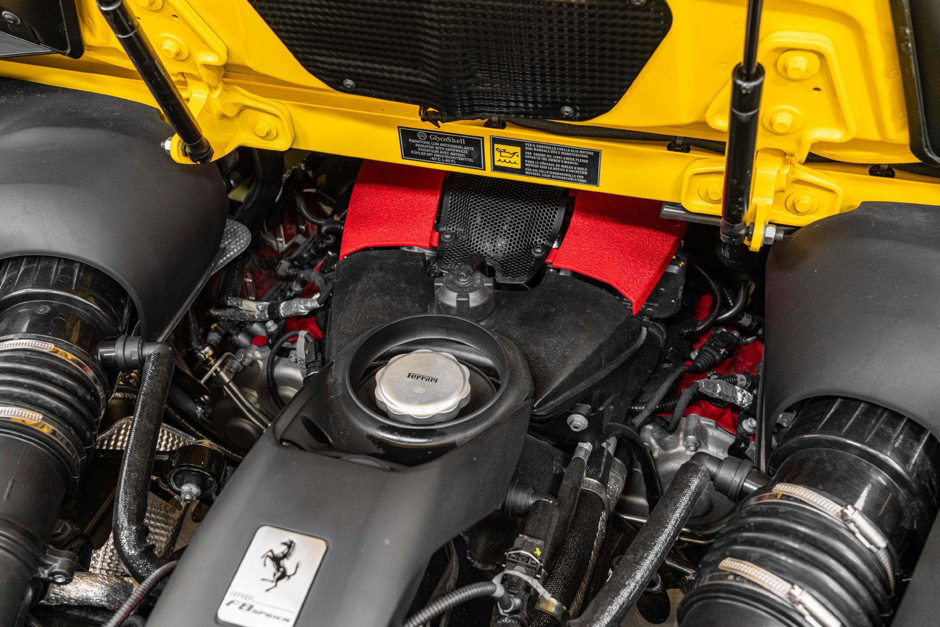 Certified 2021 Ferrari F8 Tributo RWD image 22