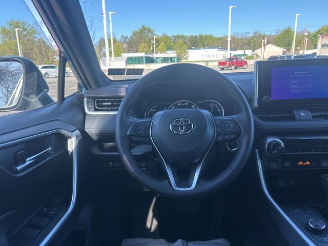 Used 2023 Toyota RAV4 SE w/ Convenience Package AWD/4WD image 14