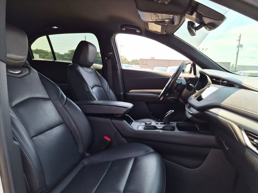 Used 2023 Cadillac XT4 Premium Luxury w/ Driver Assist Package FWD image 27