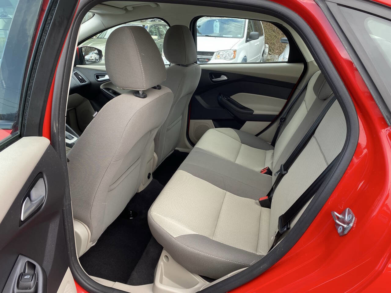 Used 2014 Ford Focus SE image 11