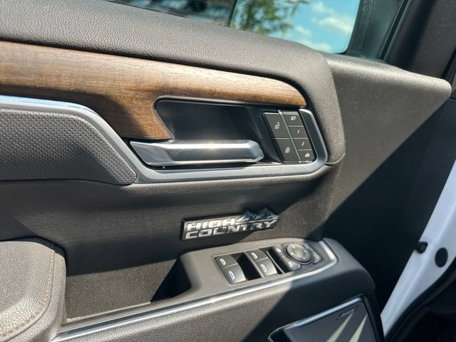 Certified 2025 Chevrolet Silverado 1500 High Country w/ High Country Premium Package AWD/4WD image 23
