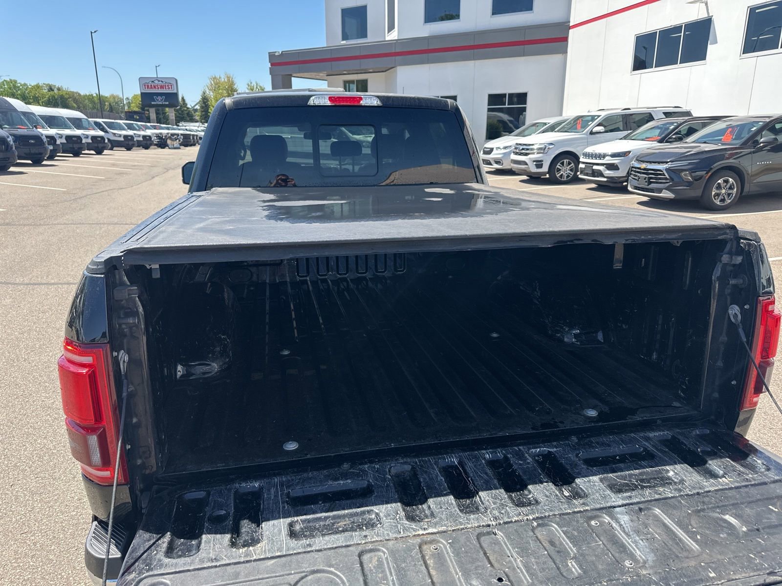 Used 2017 Ford F150 Lariat w/ Equipment Group 502A Luxury AWD/4WD image 12