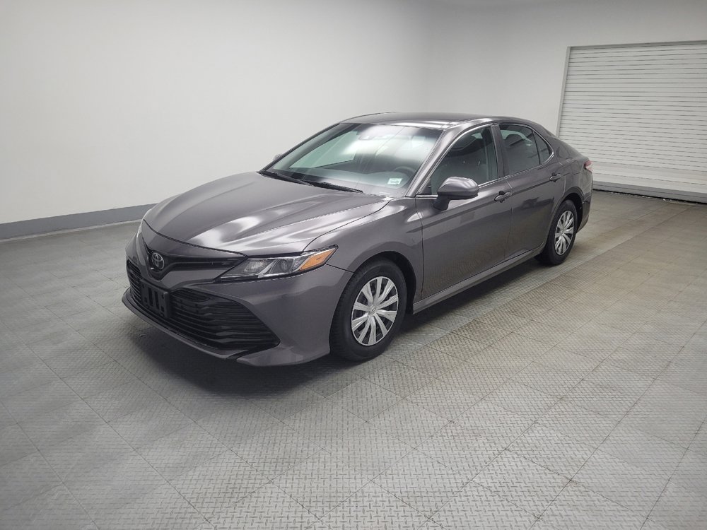 Used 2018 Toyota Camry FWD image 2