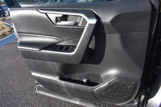 Used 2020 Toyota RAV4 XLE w/ XLE Grade Weather Package image 32