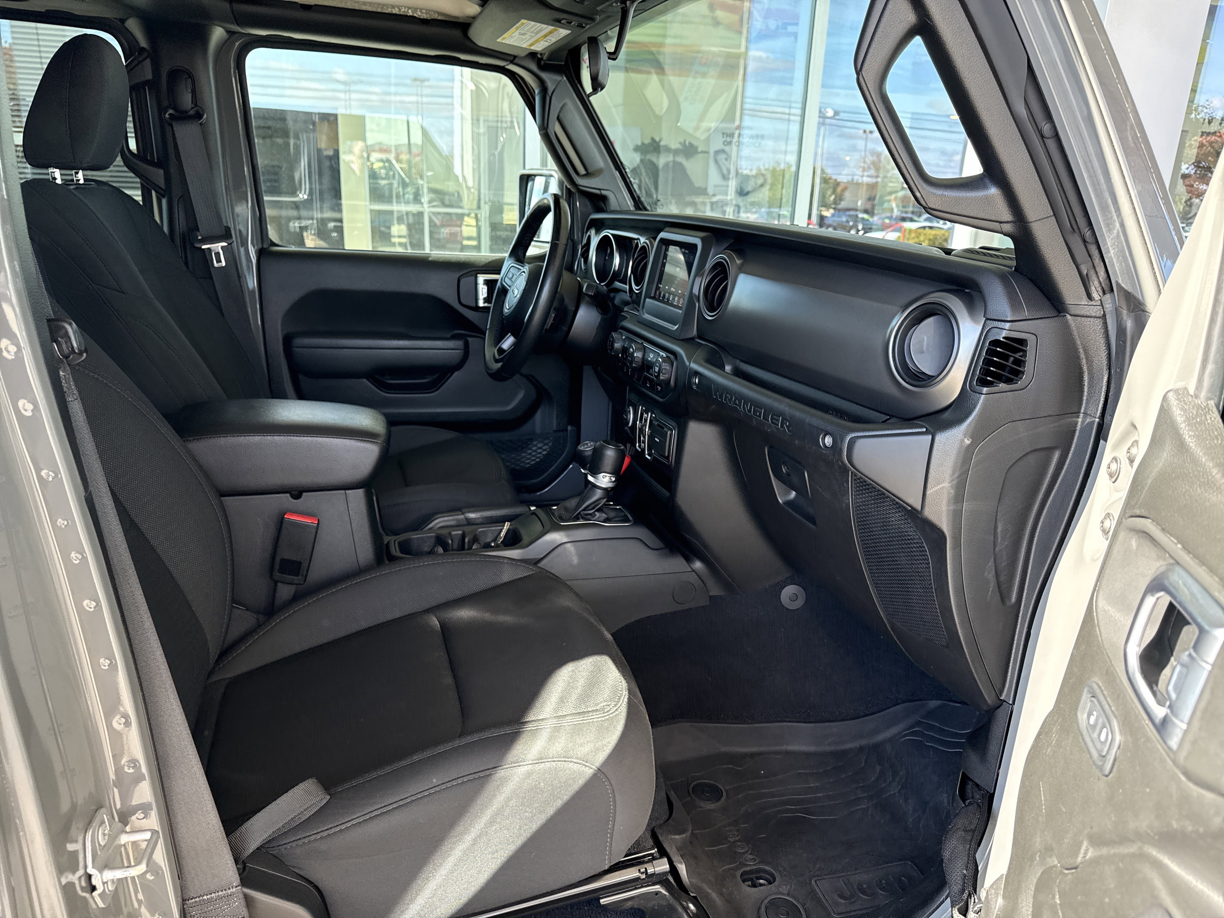 Used 2022 Jeep Wrangler Unlimited Sport image 17