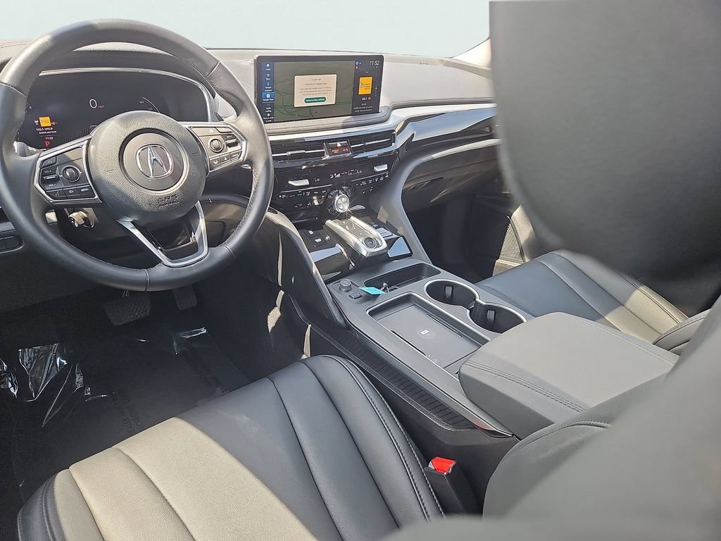 Used 2025 Acura MDX SH-AWD image 11