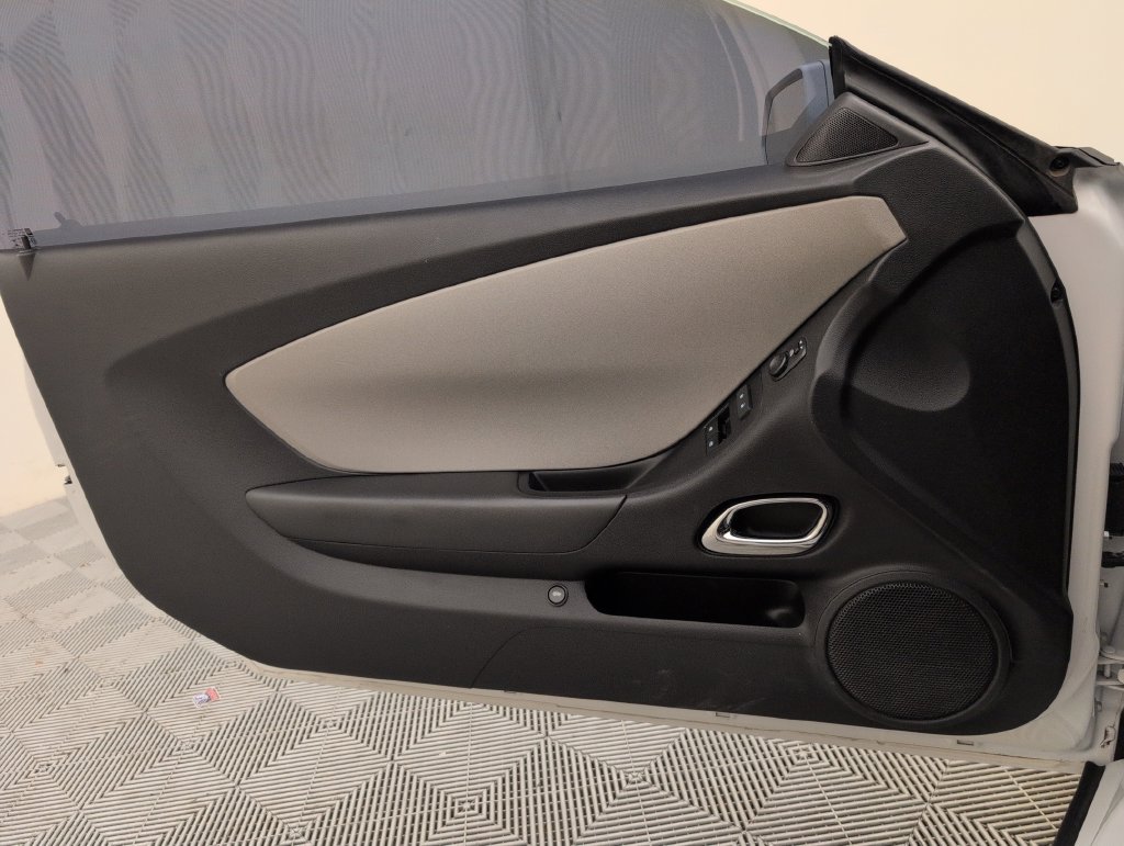 Used 2015 Chevrolet Camaro LS RWD image 29