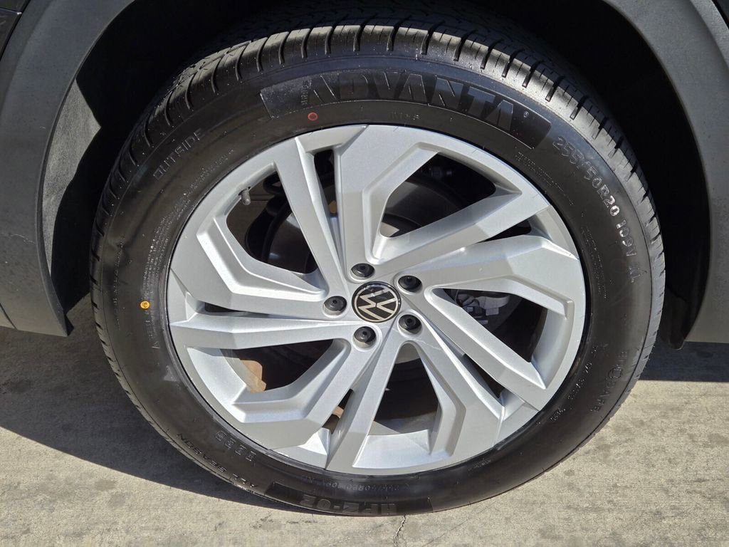 Used 2022 Volkswagen Atlas SE w/ Panoramic Sunroof Package image 8