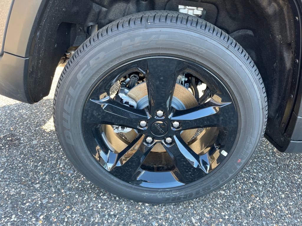 New 2025 Jeep Grand Cherokee Altitude image 25