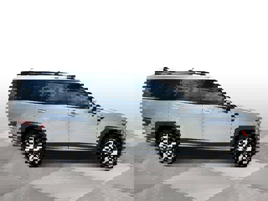 Used 2024 Hyundai Santa Fe Limited image 9