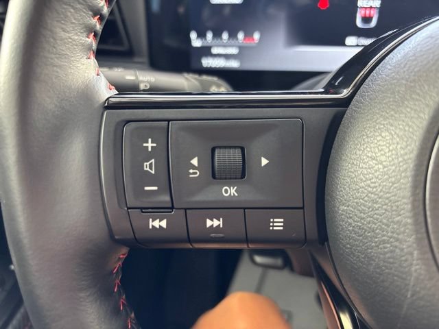 Used 2025 Nissan Kicks SR w/ SR Premium Package AWD/4WD image 33
