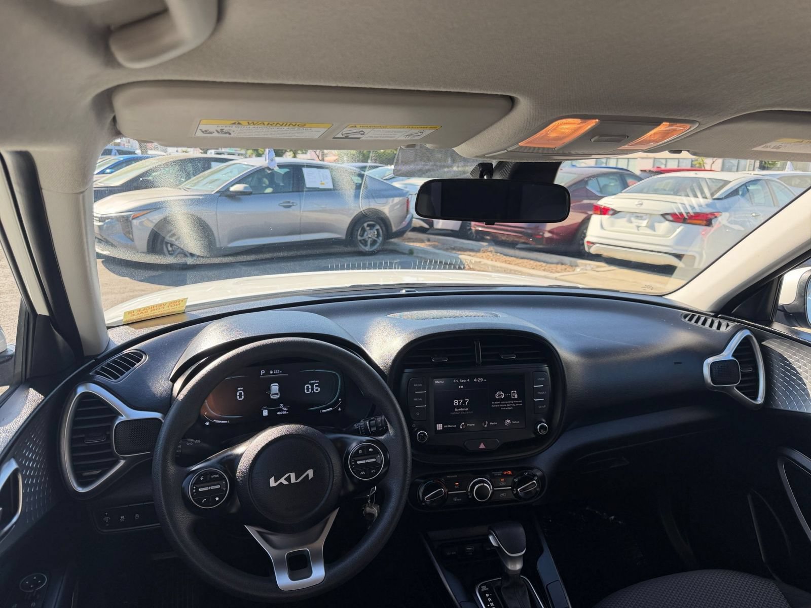 Used 2025 Kia Soul LX w/ LX Technology Package FWD image 32