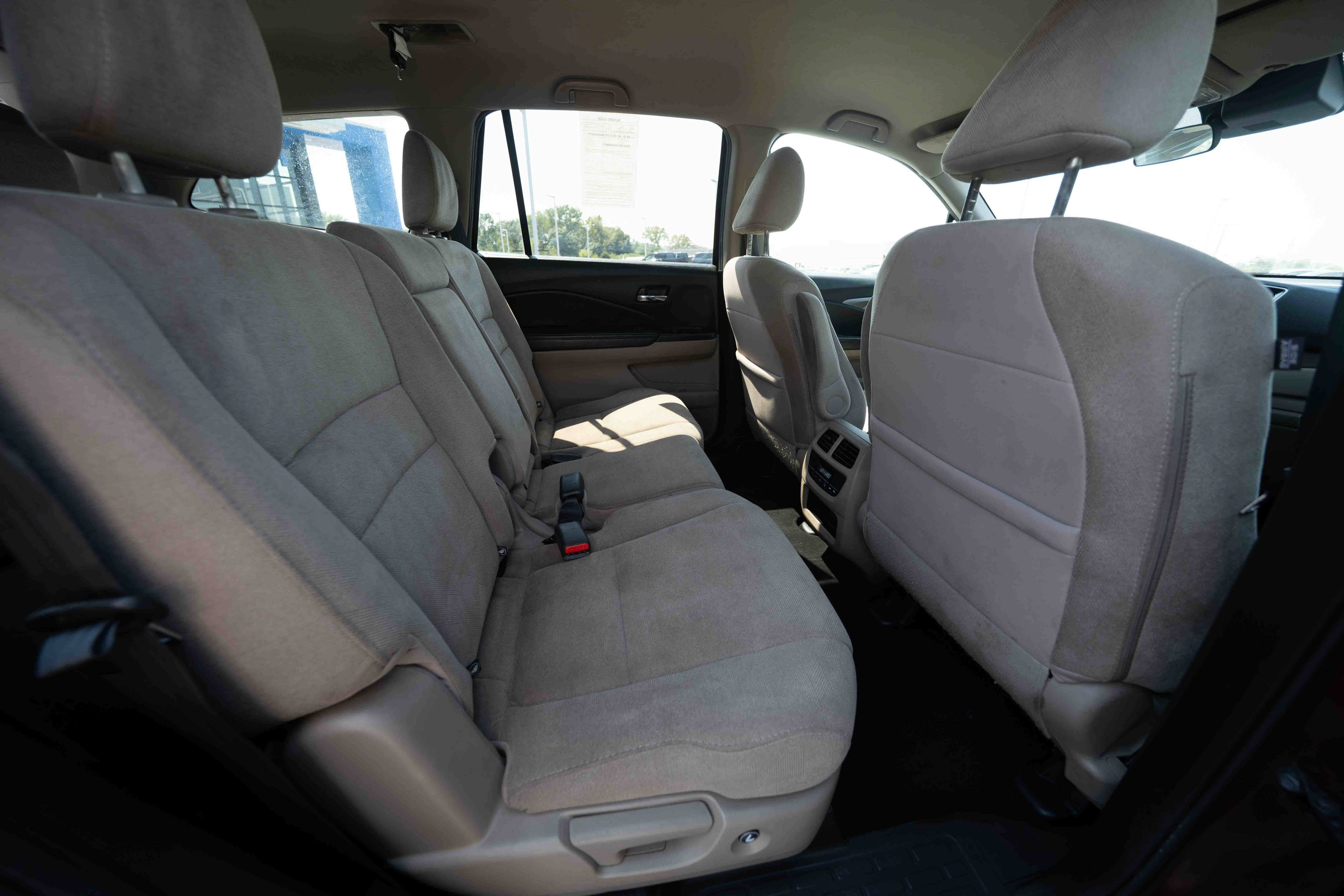 Used 2021 Honda Pilot EX image 25