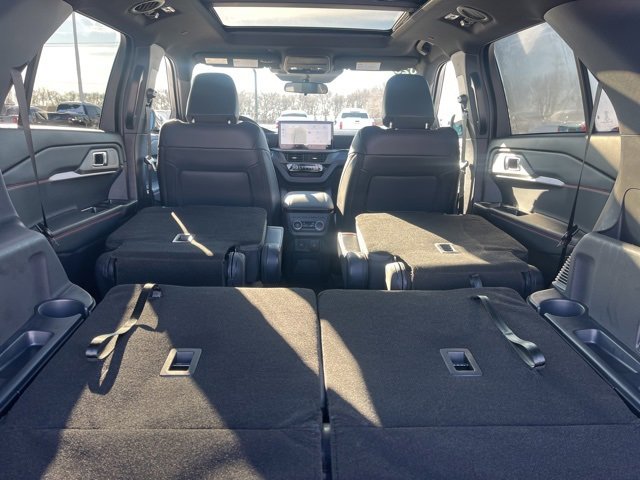 Used 2025 Ford Explorer ST-Line image 40