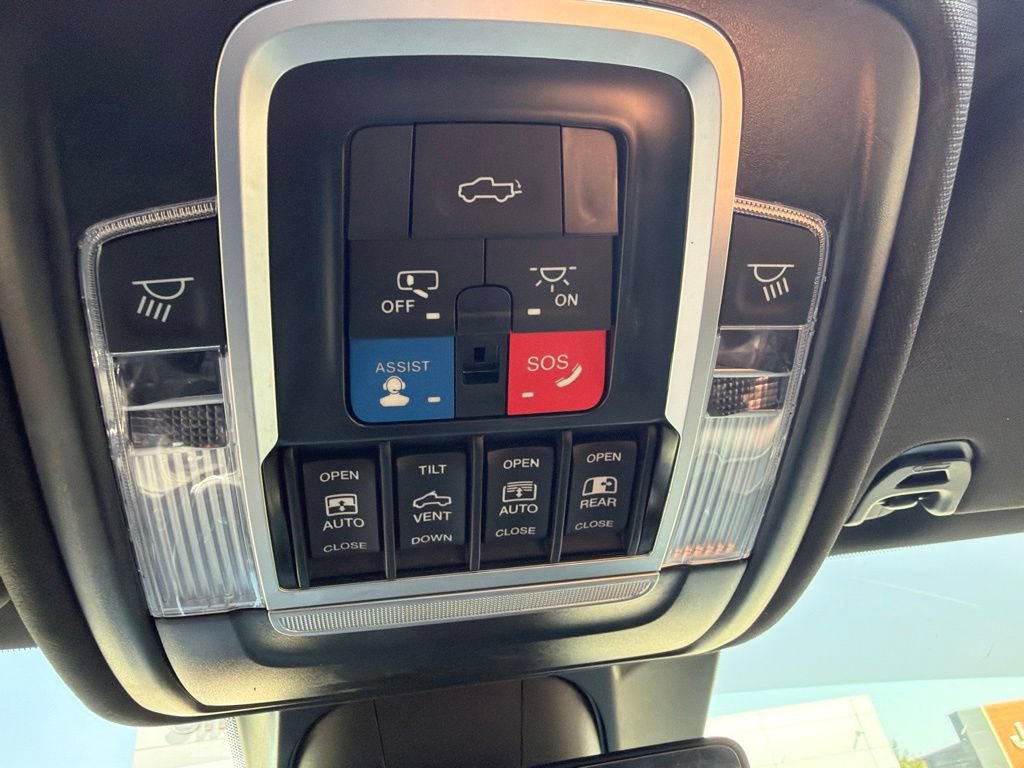 Used 2024 RAM 1500 Laramie AWD/4WD image 35