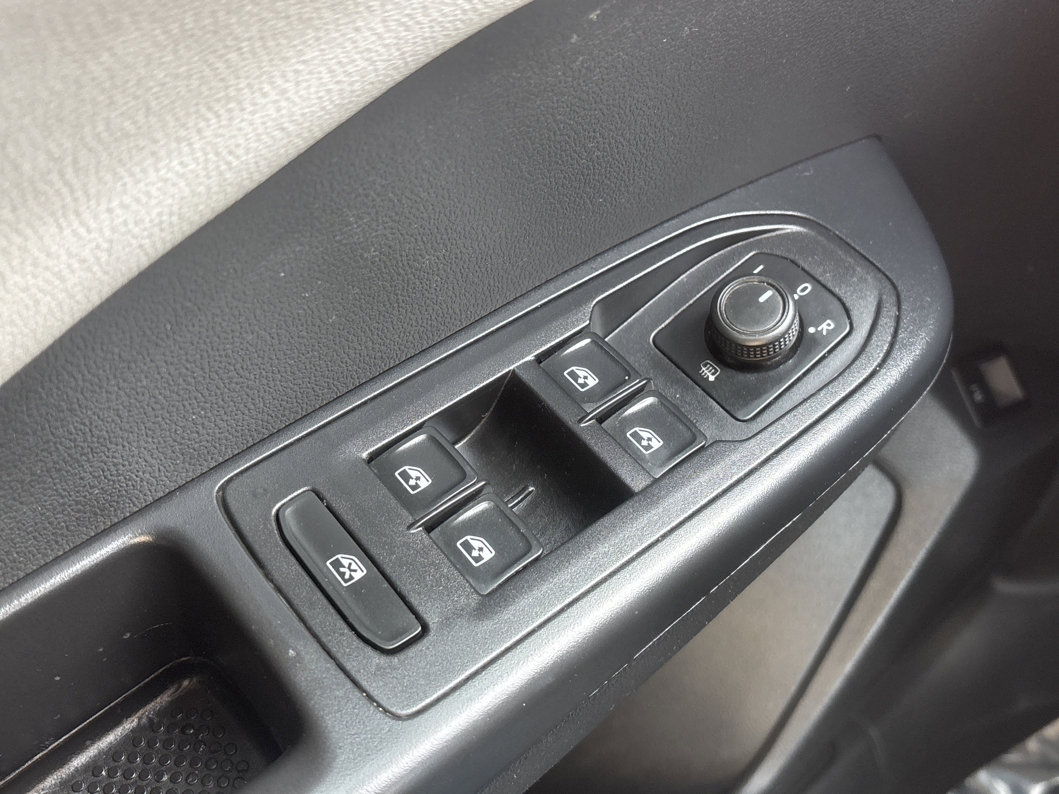 Used 2024 Volkswagen Taos SE AWD/4WD image 28