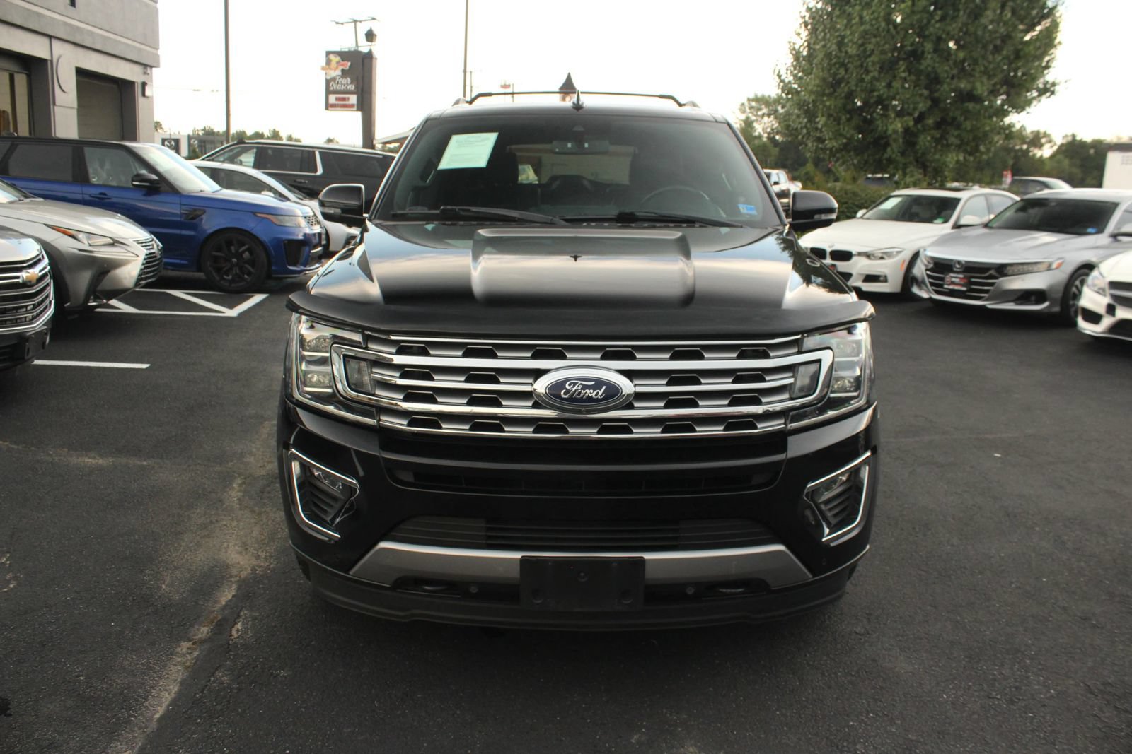 Used 2018 Ford Expedition Limited w/ Equipment Group 302A AWD/4WD image 11