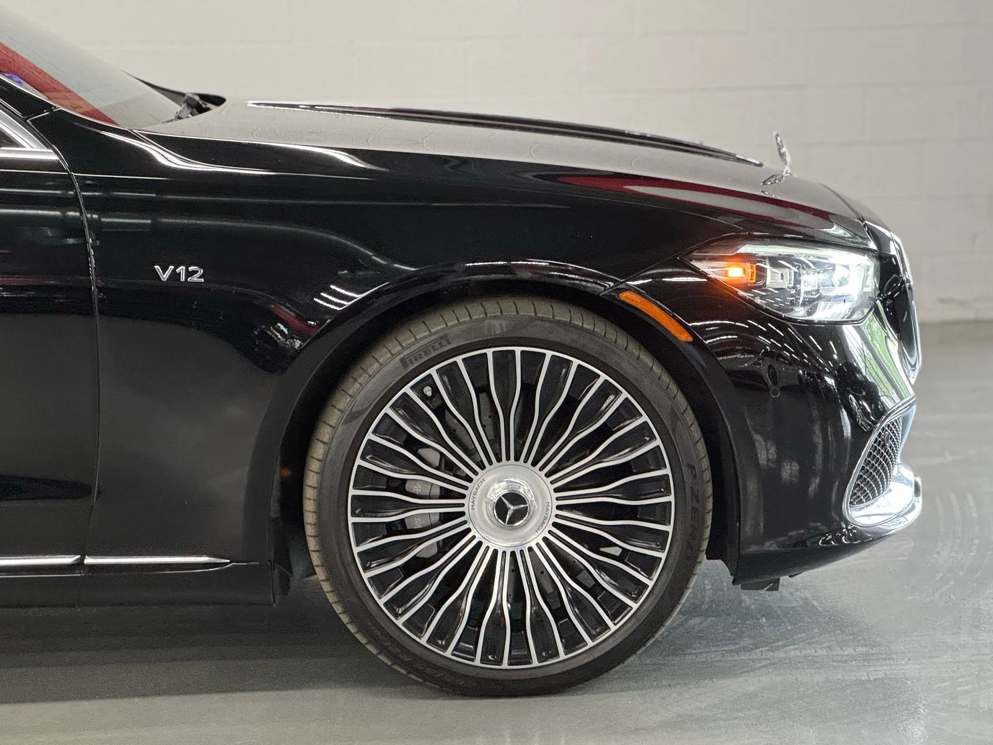 Used 2023 Mercedes-Benz Maybach S 680 S 680 4MATIC Sedan 4D w/ Manufaktur Leather Package image 17