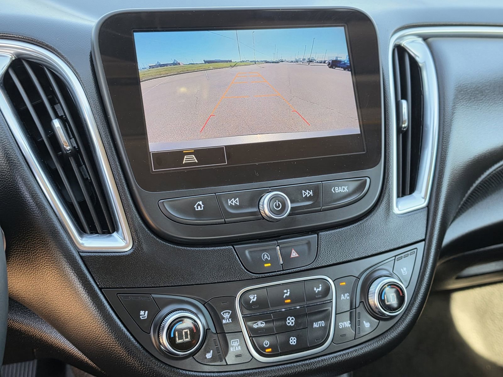 Used 2024 Chevrolet Malibu LT FWD image 9