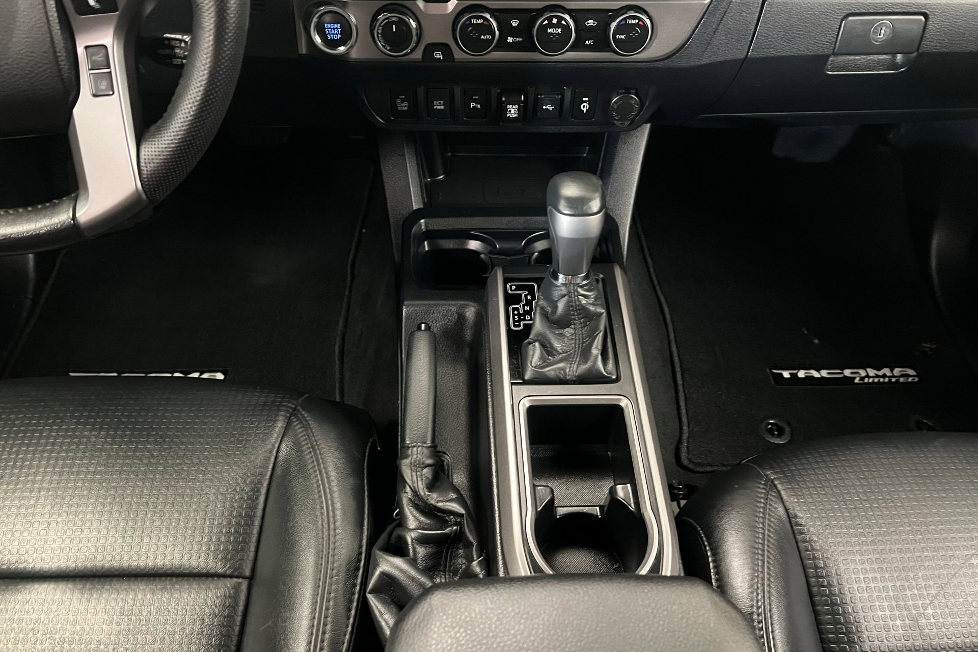 Used 2021 Toyota Tacoma Limited image 14
