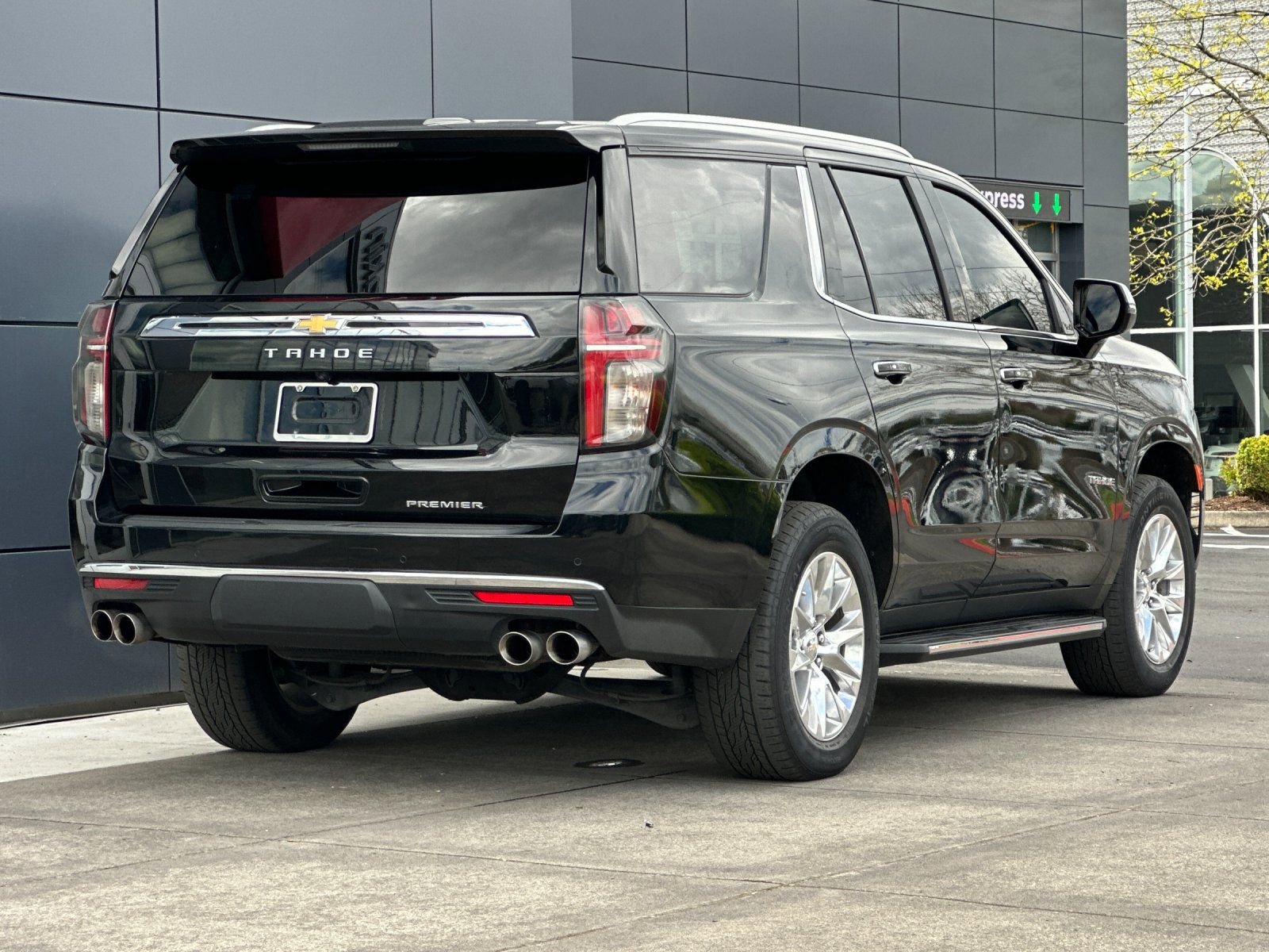 Used 2021 Chevrolet Tahoe Premier AWD/4WD image 3