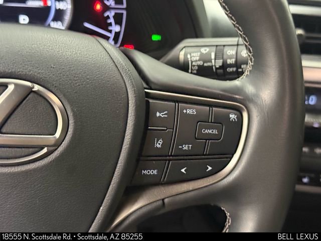 Used 2019 Lexus UX 250h w/ Premium Package image 17