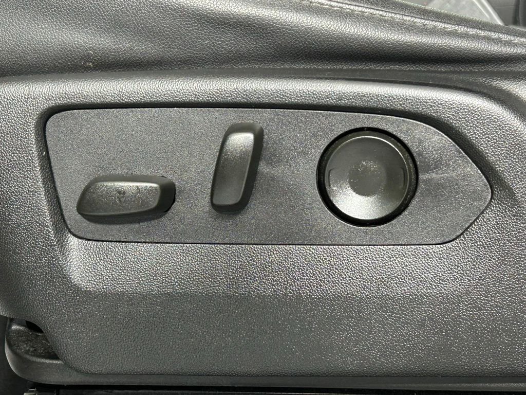 Used 2024 Chevrolet Silverado 1500 LT w/ Leather Package image 30