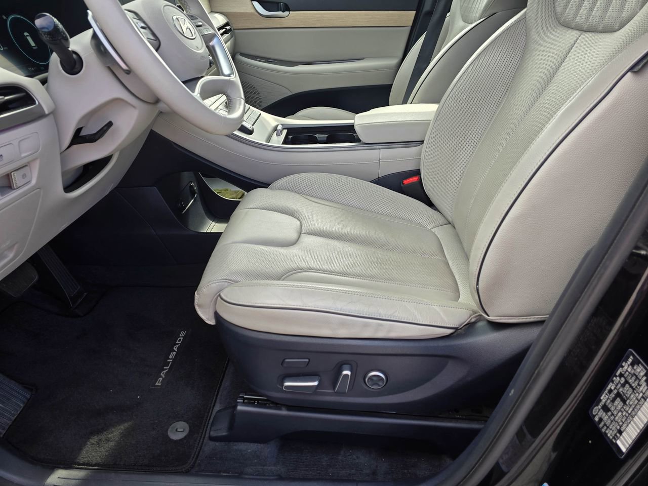 Used 2024 Hyundai Palisade Limited FWD image 10