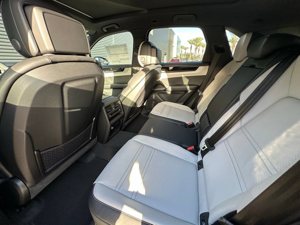 Certified 2026 Porsche Cayenne S AWD/4WD image 35