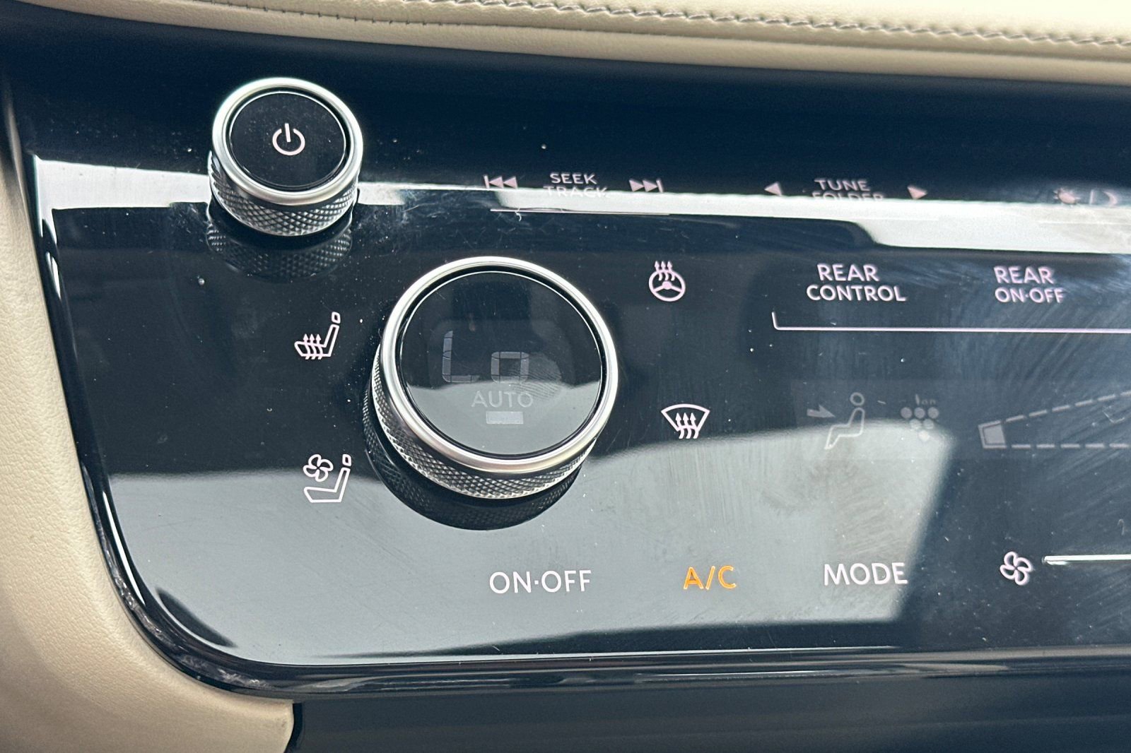 Certified 2025 INFINITI QX60 Sensory AWD/4WD image 30