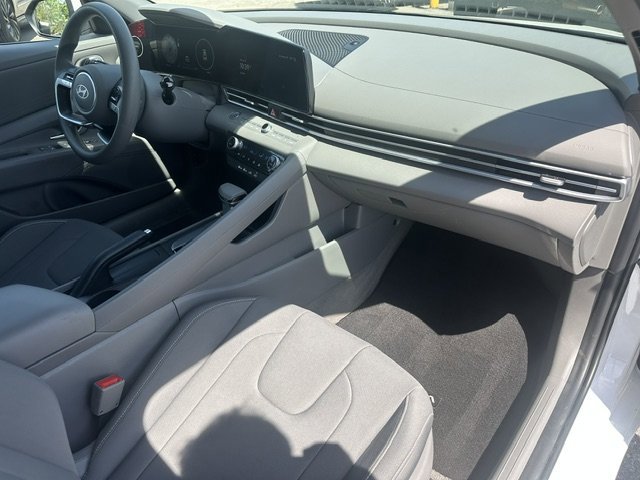 Used 2024 Hyundai Elantra SEL FWD image 16