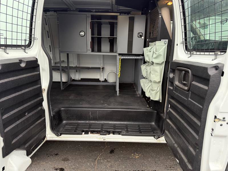 Used 2011 Chevrolet Express 2500 image 18