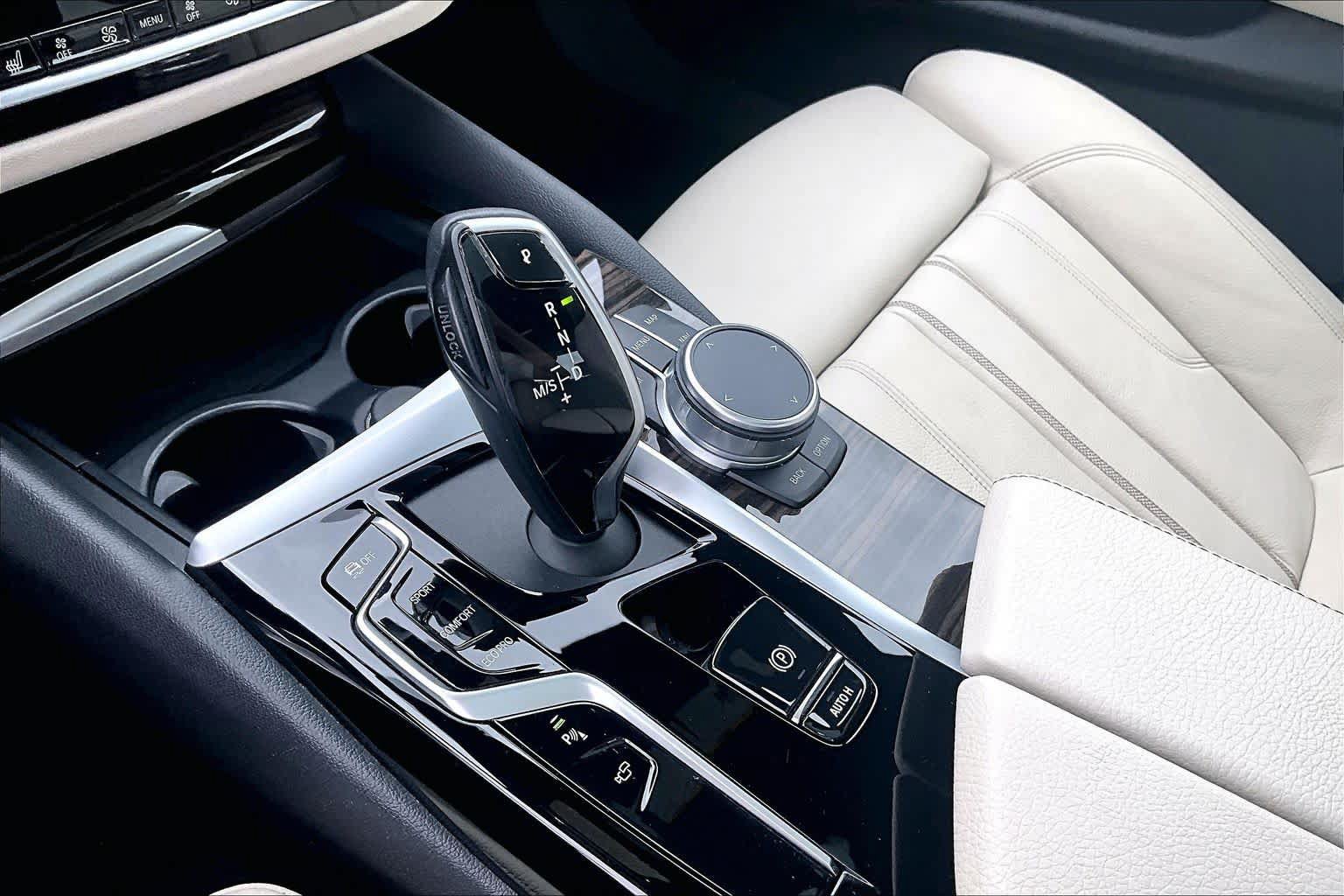 Used 2021 BMW 540i w/ Premium Package RWD image 15
