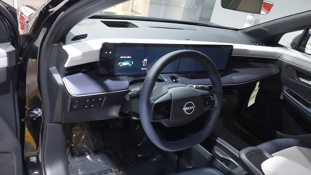 New 2026 Nissan Leaf Platinum+ w/ Cargo Package (Platinum+) FWD image 19
