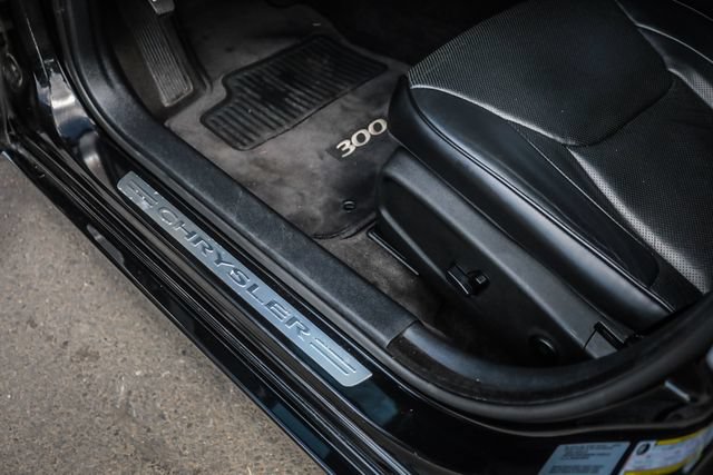 Used 2015 Chrysler 300 C RWD image 53