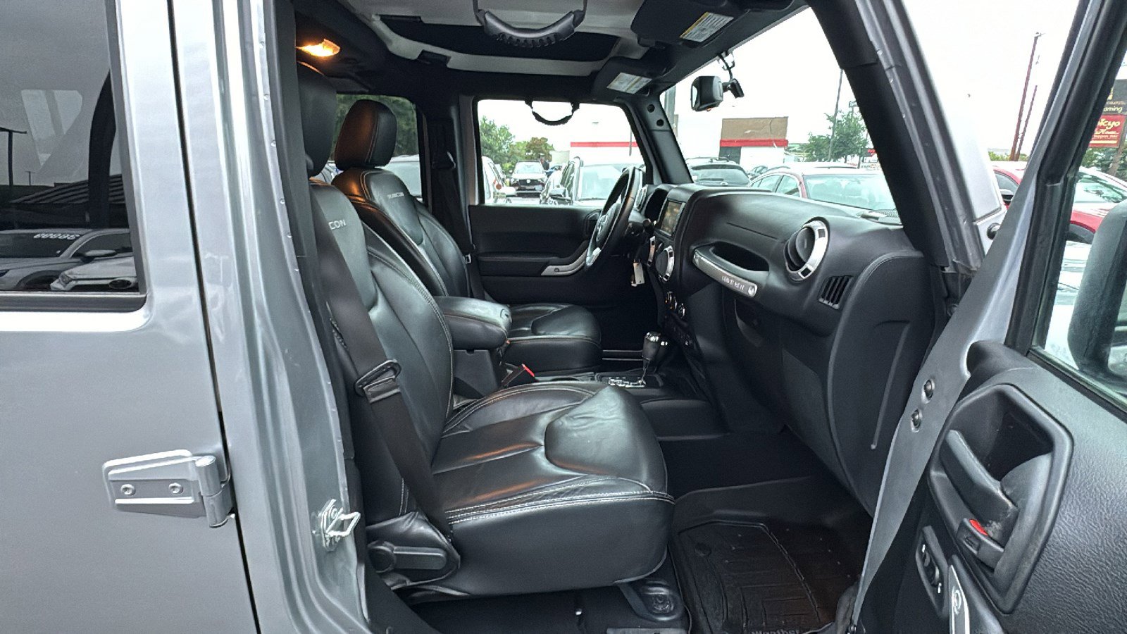 Used 2017 Jeep Wrangler Unlimited Rubicon AWD/4WD image 23