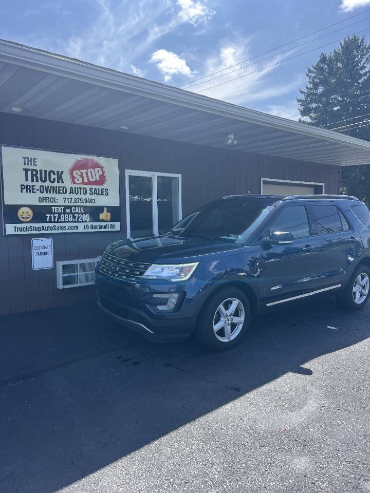 Used 2017 Ford Explorer XLT AWD/4WD image 1