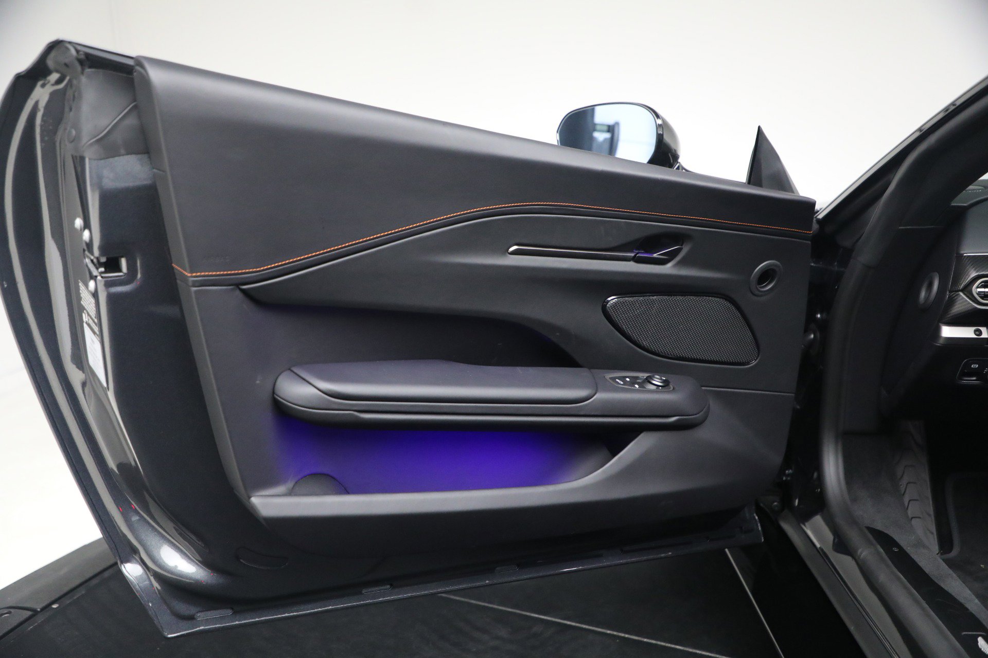 New 2026 Aston Martin V8 Vantage S image 25